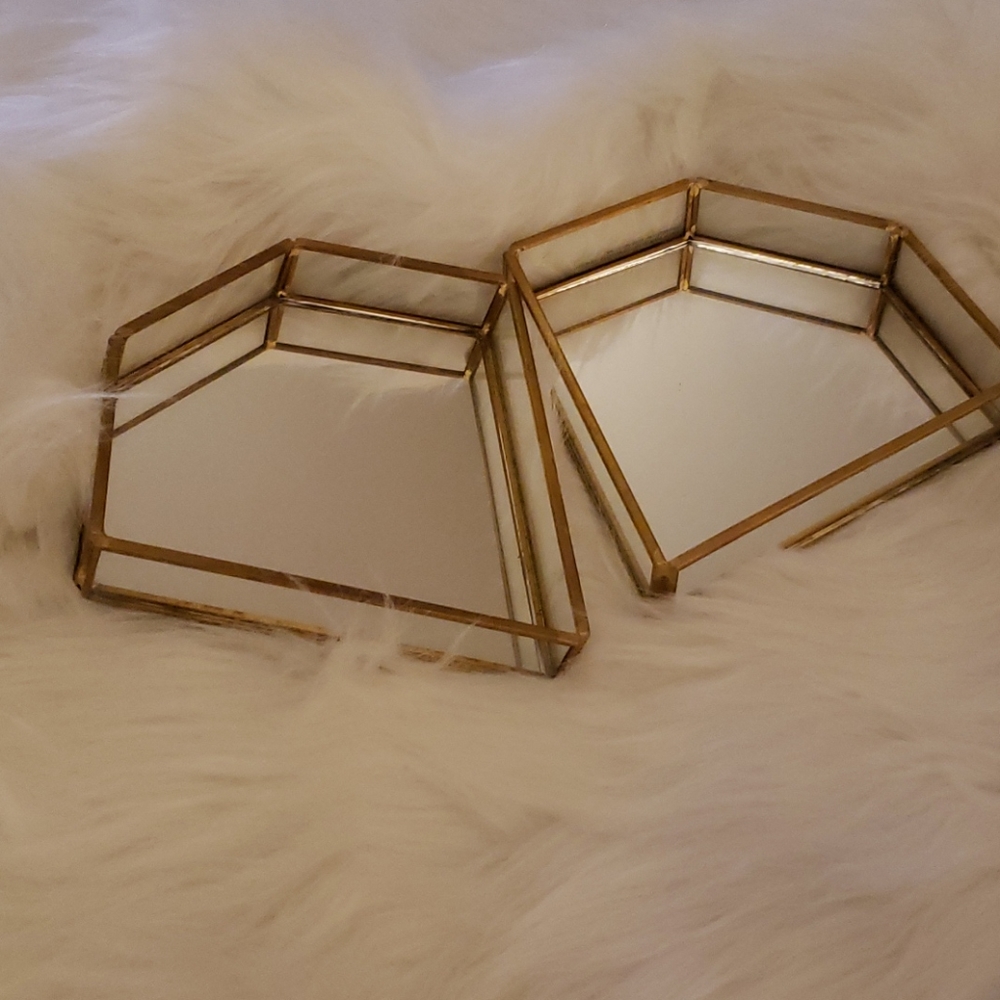 Diamond shaped mirrors
